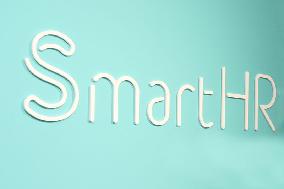 SmartHR signage and logo